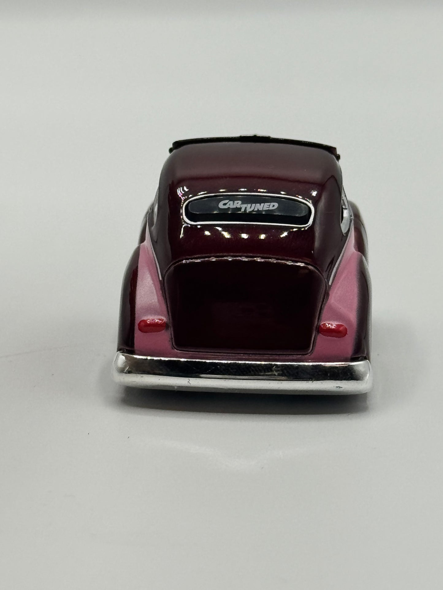 CarTuned Hobby Series 2 - 1947 Chevy Fleetline Pink Lowrider 530138