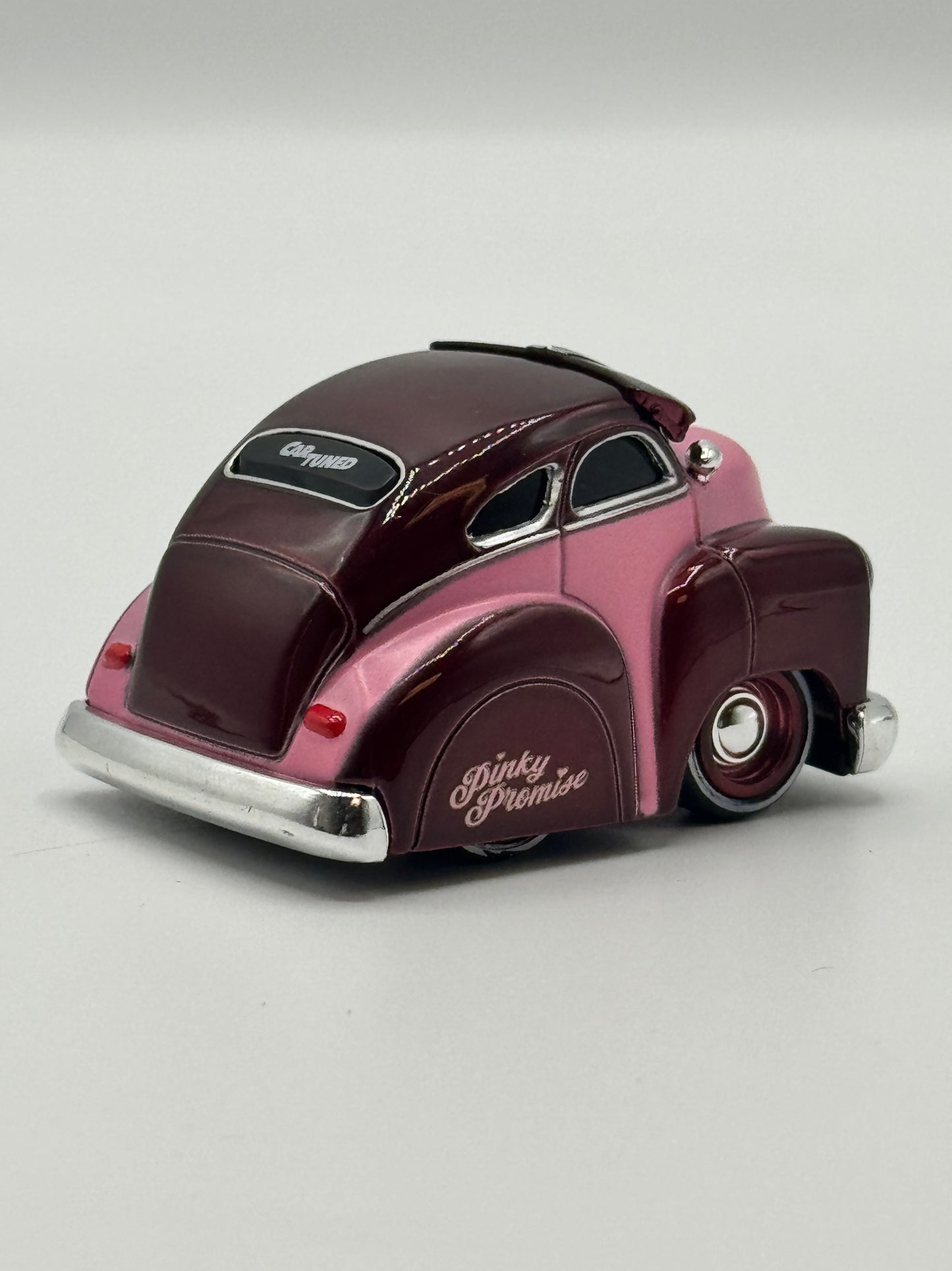 CarTuned Hobby Series 2 - 1947 Chevy Fleetline Pink Lowrider 530138
